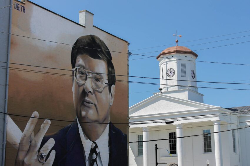 This mural in the parking lot of Biancke's Restaurant is only one of the 10 murals in this city. It represents Joe B. Hall, a beloved coach of the Kentucky Wildcats basketball team – a mainstay of this area of Kentucky.
