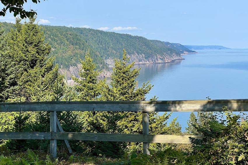 The view of Martin Head Lookout on the Fundy Trail Parkway, one of 23 scenic overlooks© S. Kurtz