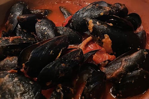 Mussels in red wine