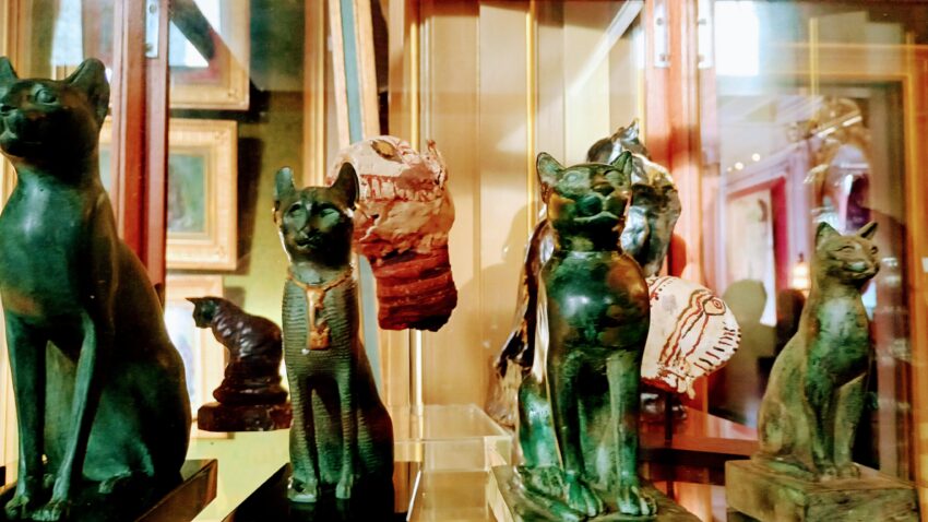 Bastet and Egyptian cats.