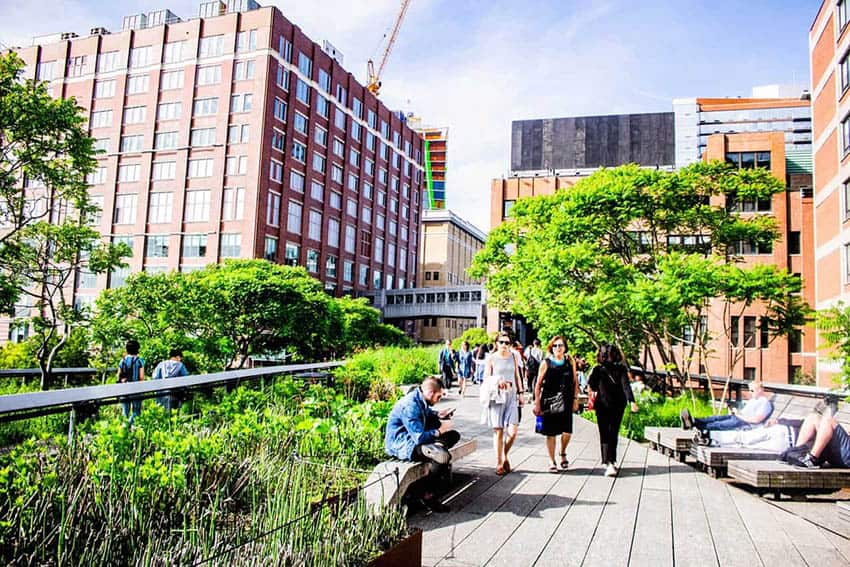 The High Line has many activities surrounding it, even art. People can currently view public art installations and the expansion will allow for more to be added. Simon Bak Photos