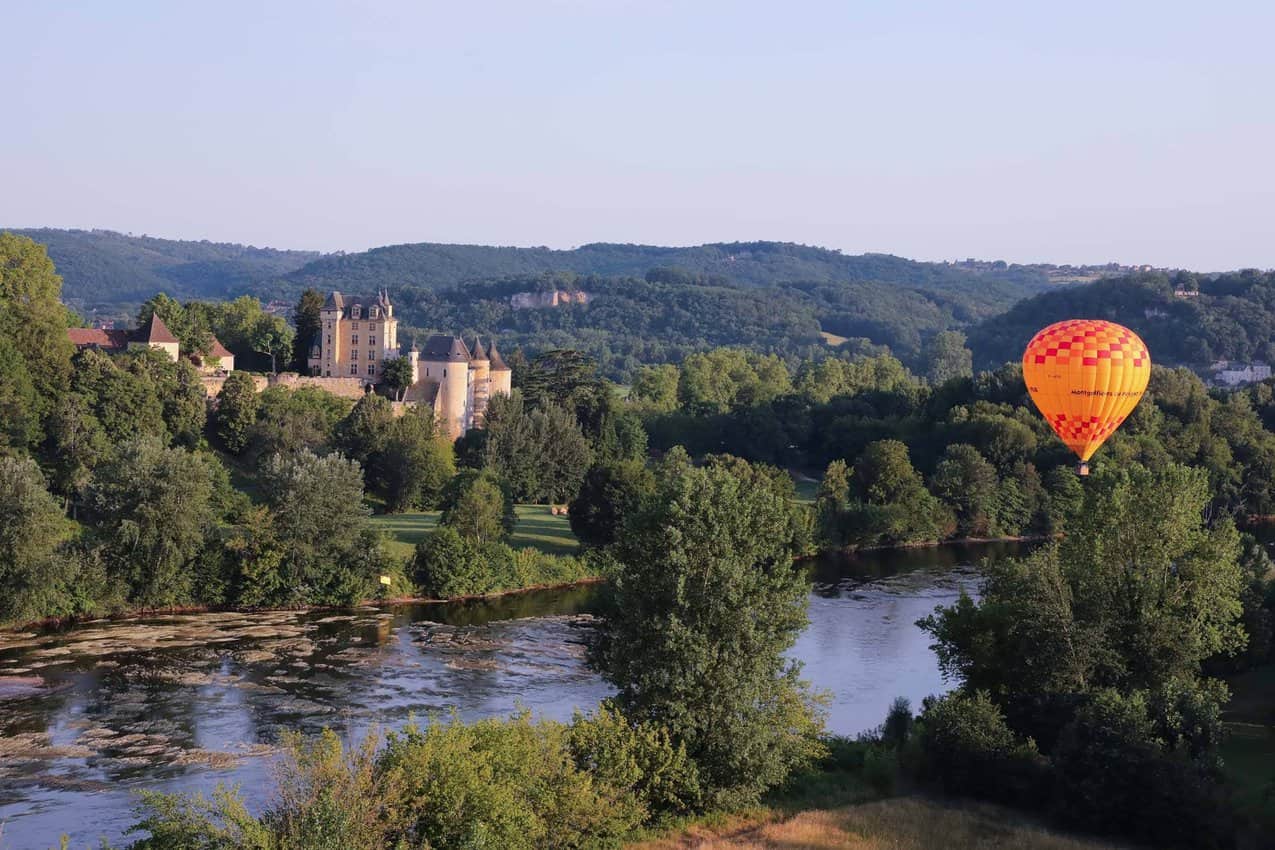 Hot Air ballooning gives you a Bird's Eye view of the regions stunning landscape © Sarlat Tourism