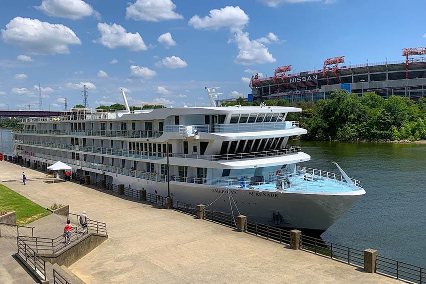 American Serenade nestles up to dock in downtown Nashville.
