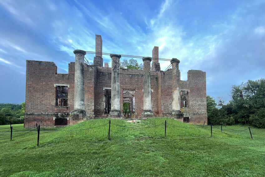 The Barboursville Ruins are a bit spooky. Photo by Kurt Jacobson